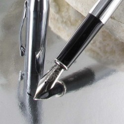 Stylo Plume Moyenne Cross® Classic Century Chrome