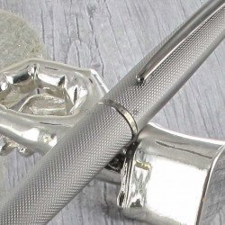 Stylo Plume Moyenne Cross® ATX Titane Sablé Guilloché