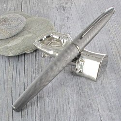 Stylo Plume Moyenne Cross® ATX Titane Sablé Guilloché