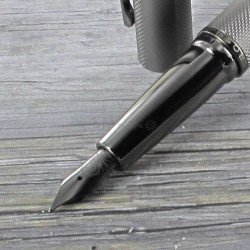 Stylo Plume Moyenne Cross® ATX Titane Sablé Guilloché