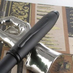 Stylo Plume Moyenne Cross® Townsend Noir Mat PVD Pointe de Diamant
