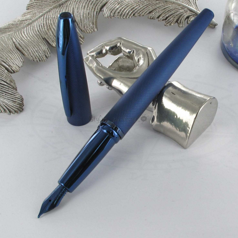 Stylo Plume Moyenne Cross® ATX Bleu Mat Guilloché