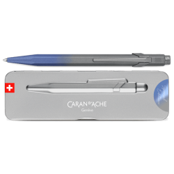 Stylo Bille 849™ CLAIM YOUR STYLE Bleu Orage – Édition Spéciale - Caran d'Ache®